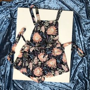 NWOT floral strappy romper